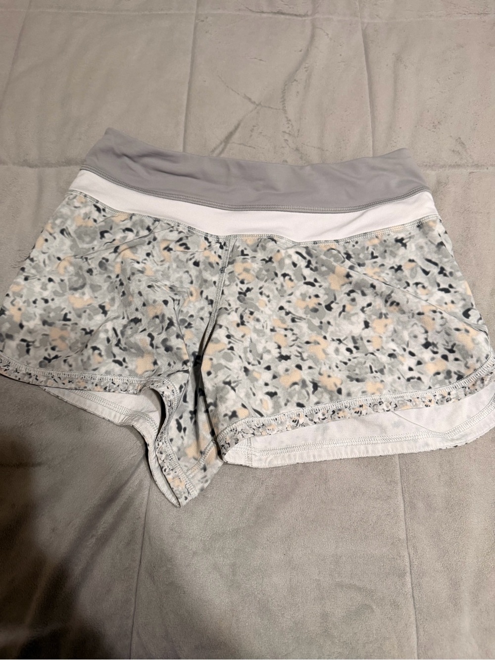 lululemon athletica Light Gray Floral Athletic Shorts with Cream Accents - Picture 1 of 3